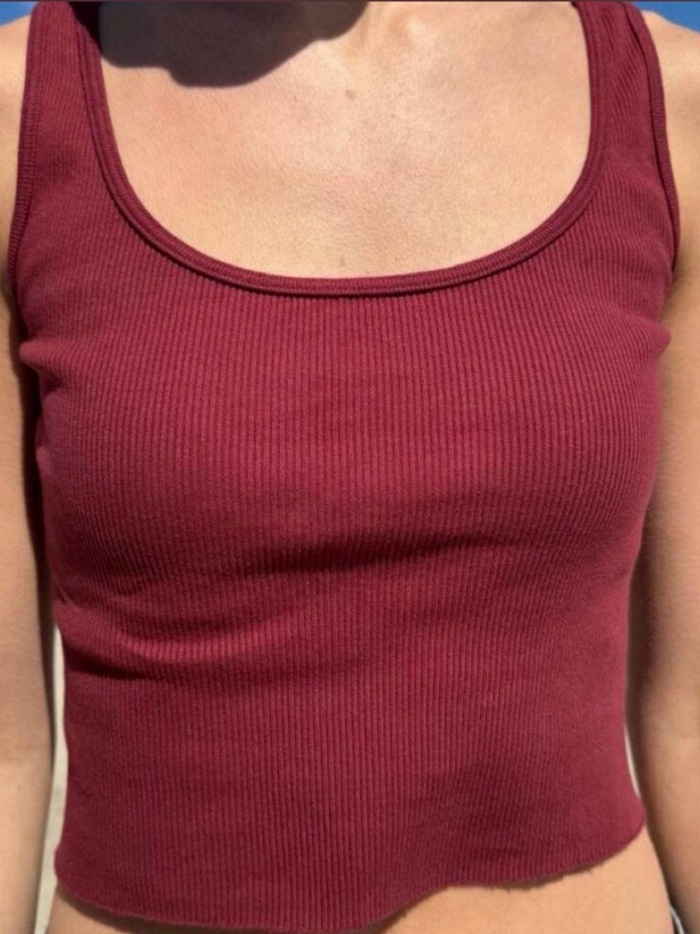 Brandy Melville maroon cropped tank top
 Burgundy